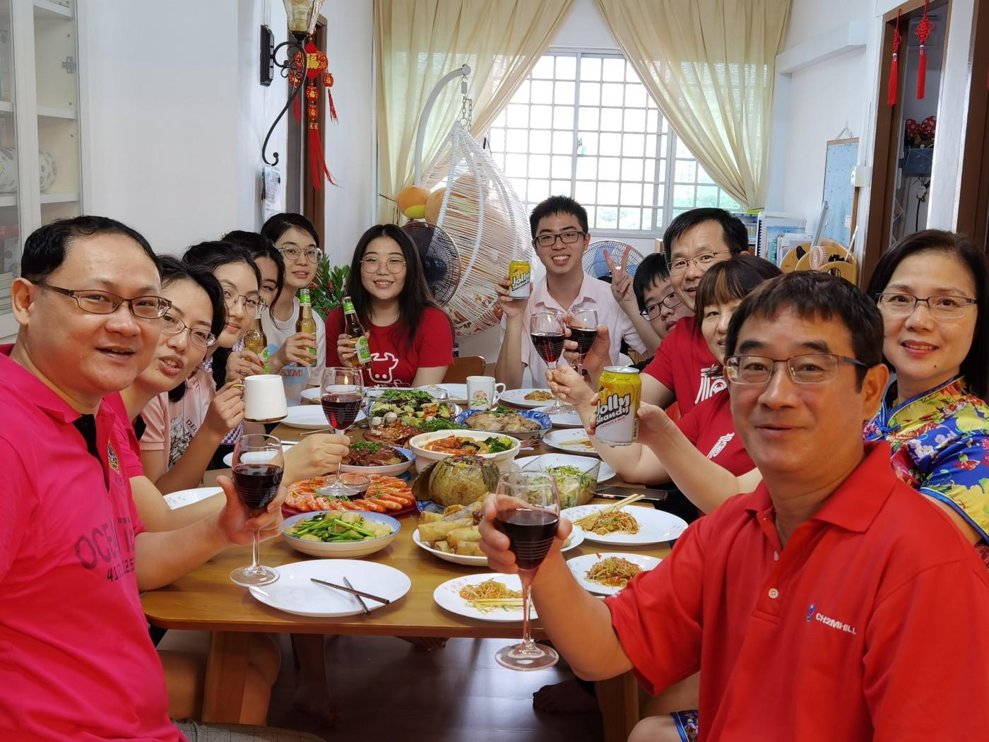 Keller Singapore Staff Celebrates Lunar New Year with Family